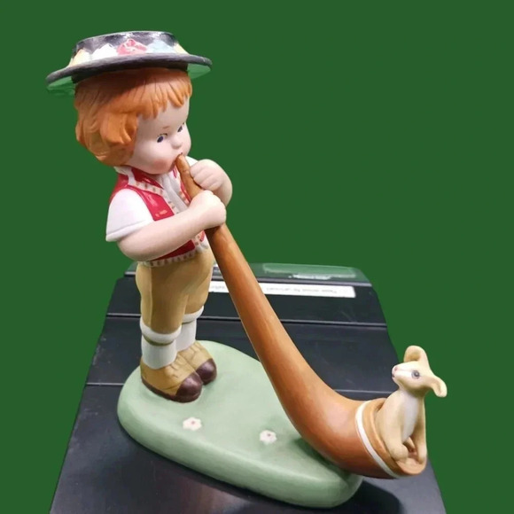 Franklin mint porcelain UN children stefan from czechoslovakia "6" tall - Picture 2 of 9